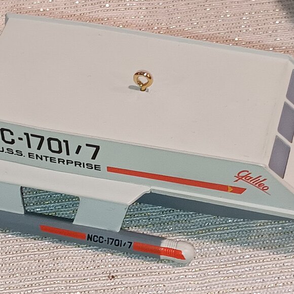 1992 Hallmark Keepsake Christmas Ornament Star Trek Shuttlecraft Galileo Spock - Picture 3 of 4